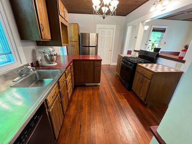 Photo - 4750 Syracuse Rd