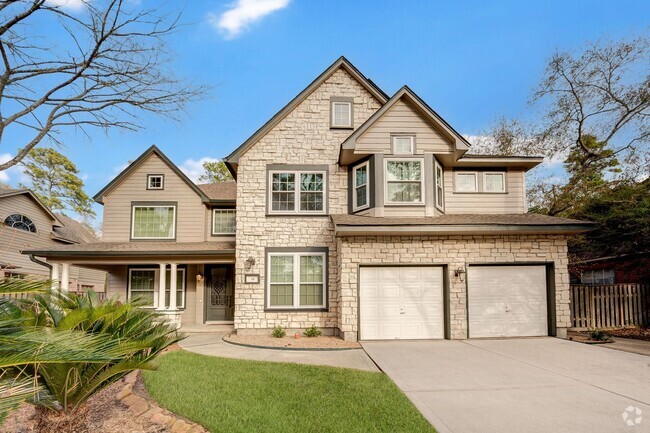 Building Photo - 5 Bed/ 3.5 Bath Two Story Home