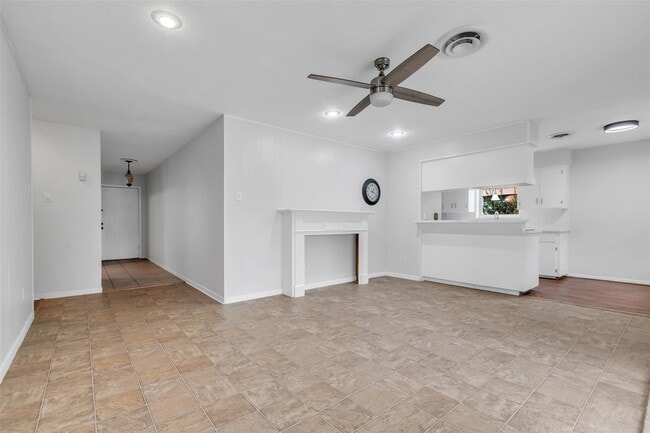 Photo - 8821 Dunlap St