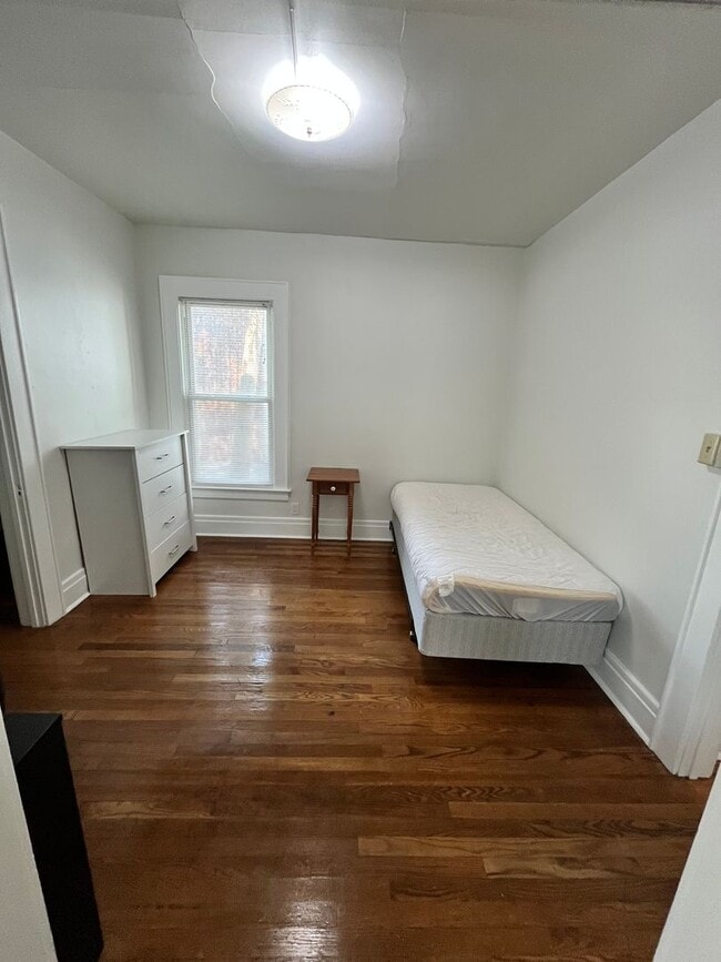 Building Photo - 1117-1119 Lancaster Ave Unit 1119 Lancaster