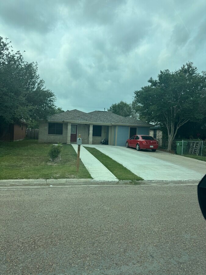 Photo - 653 W Main Ave