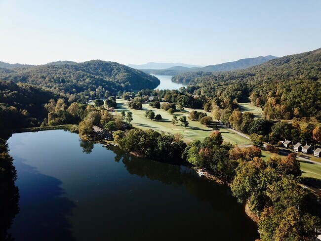 Photo - 208 W Lake Dr