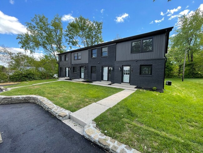 1215 Mary Ross Ave Unit 1215 Mary