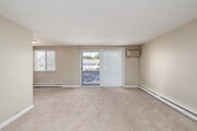 1BR, 1BA - 560SF - Living Room