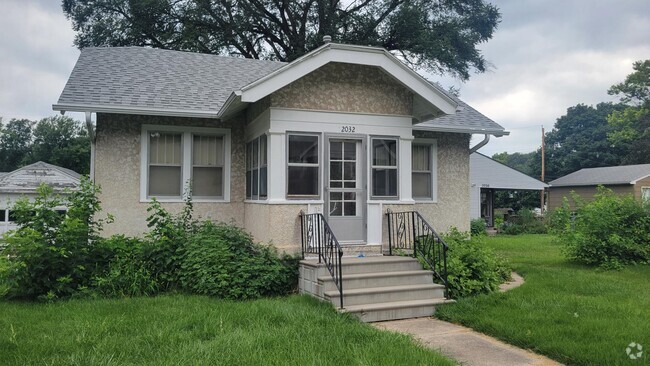 Building Photo - 2032 N 65th Ave Rental