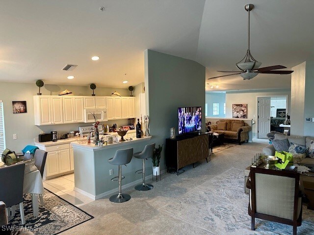 Photo - 1280 Henley St Unidad 1601