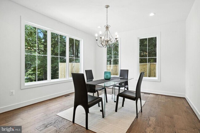 Photo - 5604 Clermont Dr