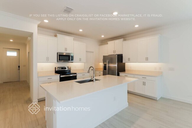 Photo - 14134 17 Ct E