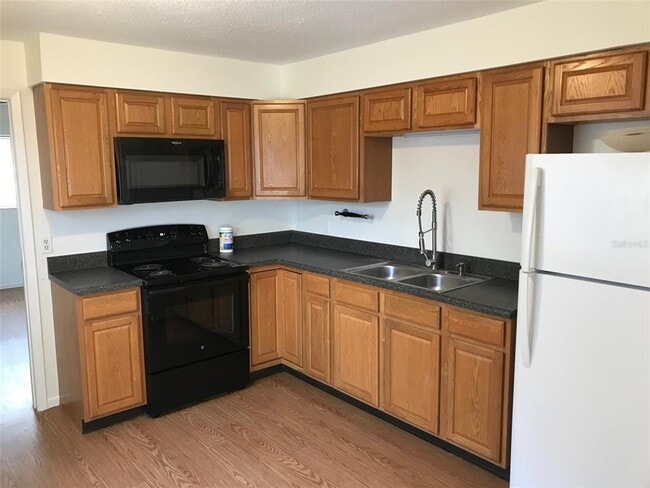 Photo - 2916 24th St W
