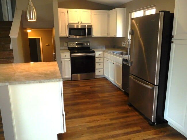 1325 Williams Cir