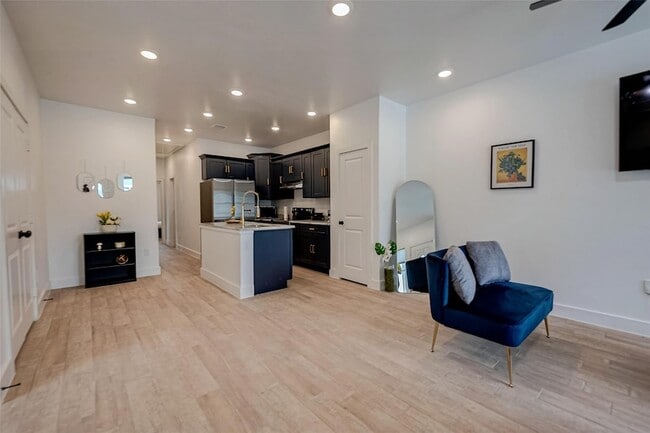 Photo - 5122 Southwind St Unit A