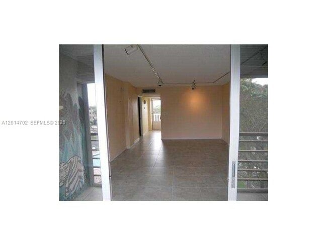 Photo - 115 Royal Pk Dr Unit 4B