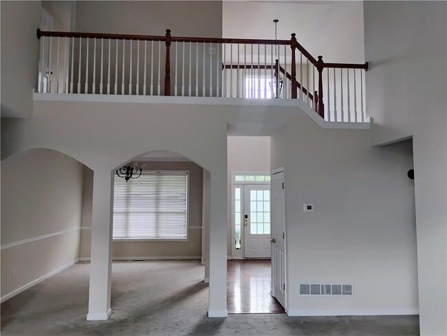 Photo - 807 Sylvania Ct SE