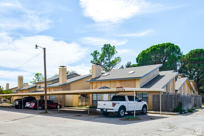 Photo - Oakwood Manor Condominiums