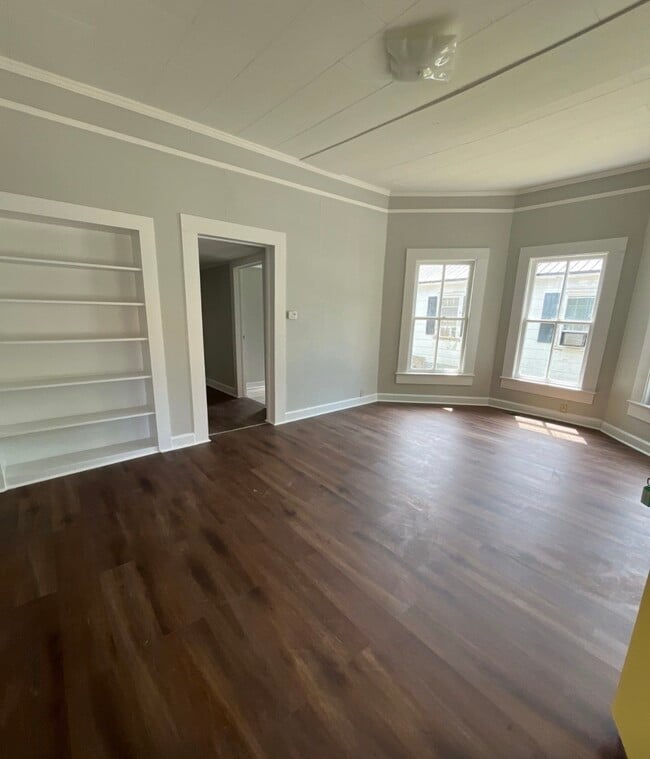 Photo - 115 W Marion St