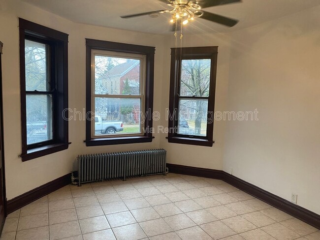 Building Photo - 3116 S Kedvale Ave Unit 1