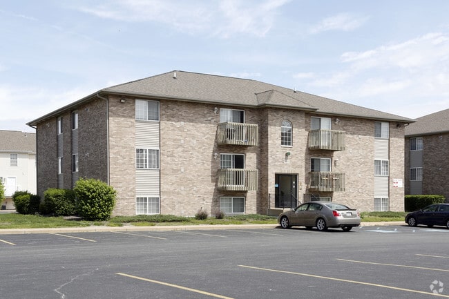 Aspen Court Townhomes Townhomes for Rent Macomb IL ForRent com Aspen Court Townhomes Townhomes for Rent Macomb IL ForRent com