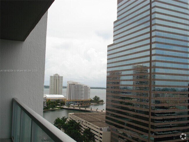Building Photo - 500 Brickell Ave Unit 2008 Rental