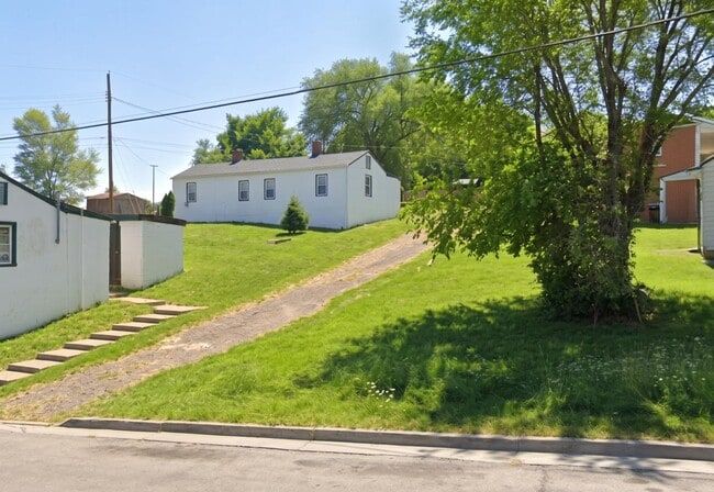 Building Photo - 508 Acton St