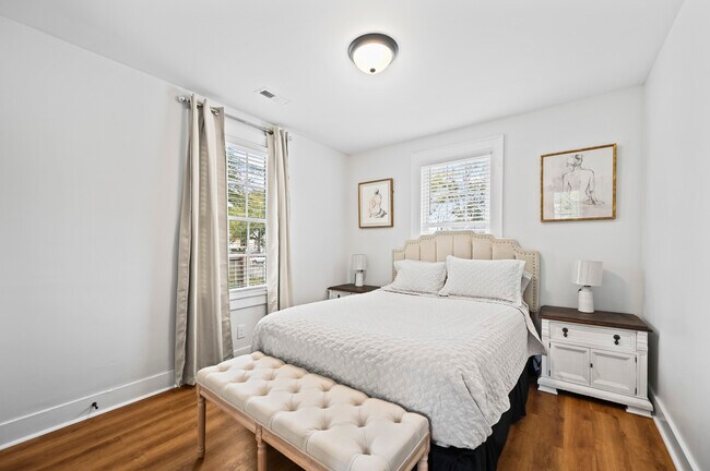 Photo - 2215 Cambridge Ave