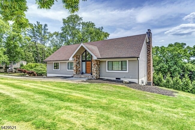 Photo - 136 Carlough Rd