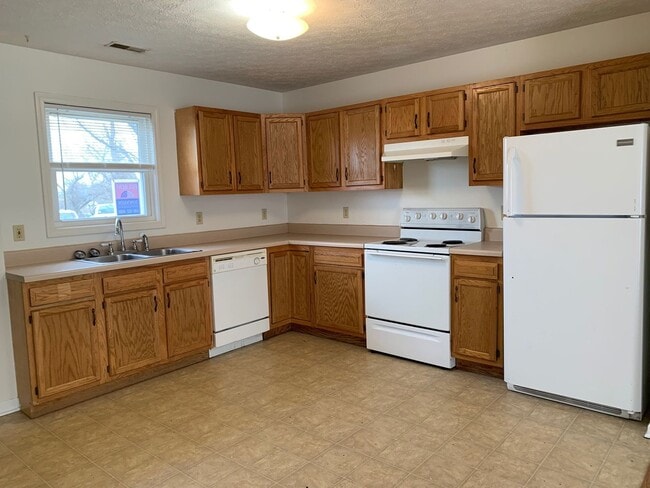 Photo - 1070 Long St