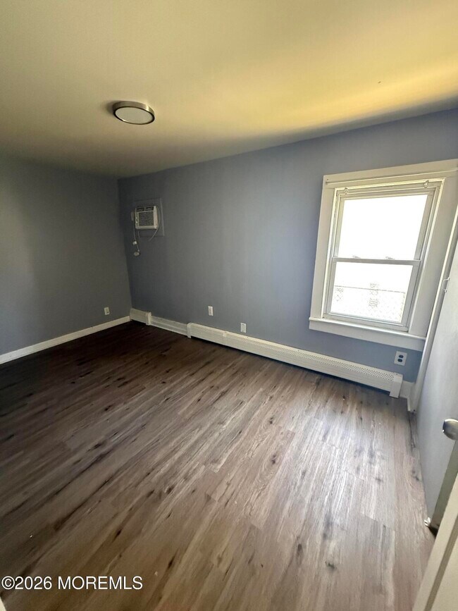 Photo - 227 Seeley Ave