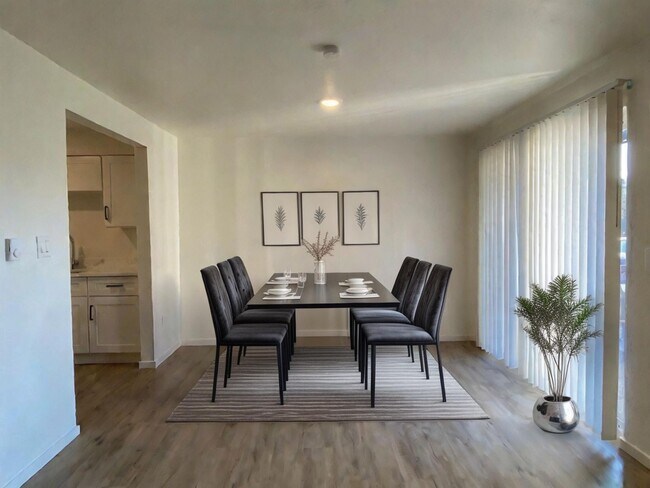 Photo - 102 Tacoma Blvd S Unit #2