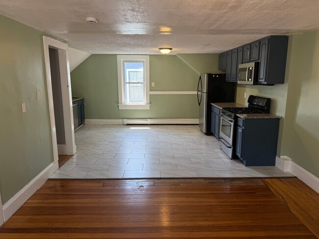 Building Photo - 57 Mozart St Unit Apt 3