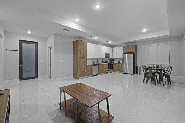 Photo - 2906 65th St W