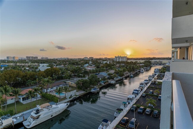 Photo - 2020 NE 135th St Unit 607