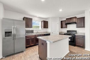 Photo - 9915 Western Sedge