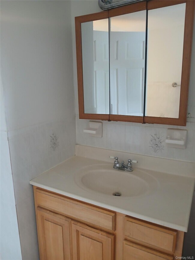 Photo - 145-08 Hook Creek Blvd Unidad 2