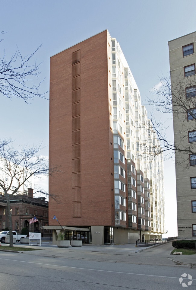 Harborside Apartments
