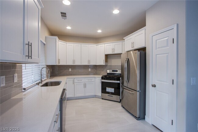 8543 Ebony Hills Way