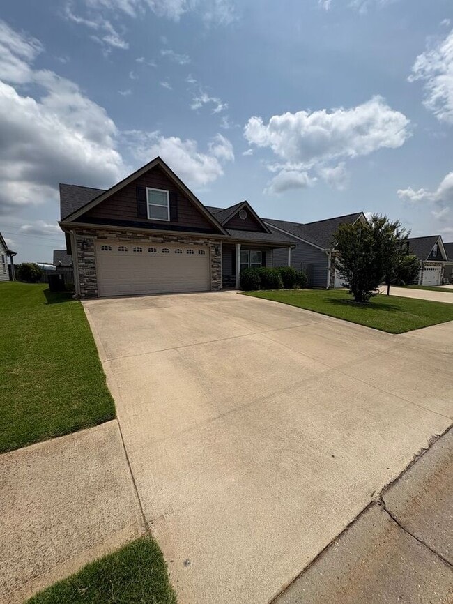 New Construction Home 3 Bedroom 2 Bath OFFERING $500 OFF FIRST FULL MONTH!!! Community Pool Open!!