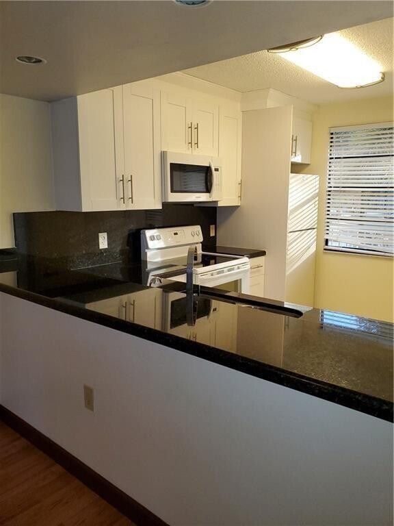 Photo - 6061 Balboa Cir Unidad 201