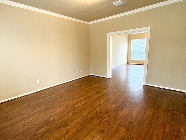 Photo - 4623 Meadow Green Dr