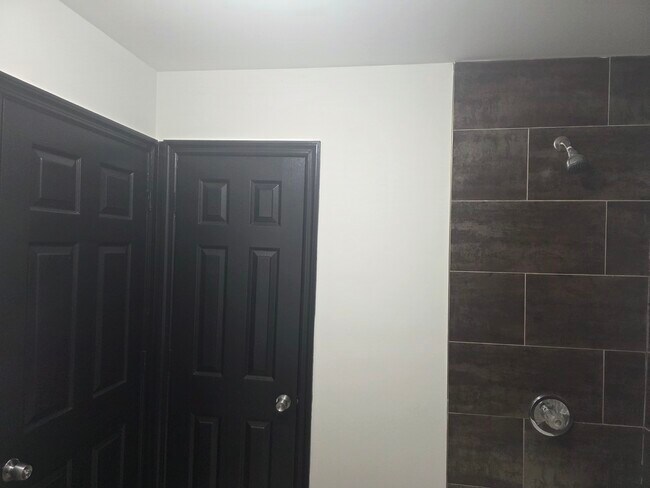 Photo - 653 S 20th St Unit first floor