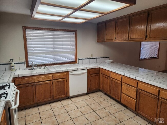 Photo - 466 Walten Way