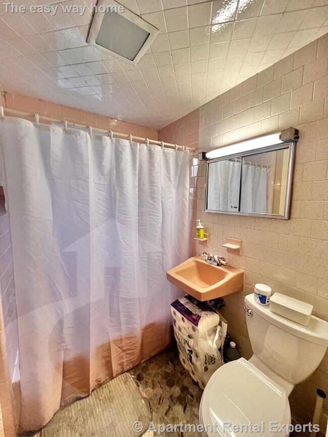Photo - 122 Willis Ave