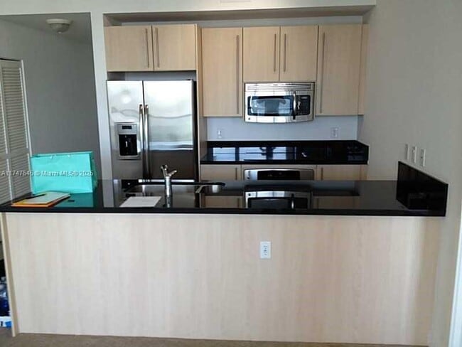 Photo - 79 SW 12th St Unidad 3010-S