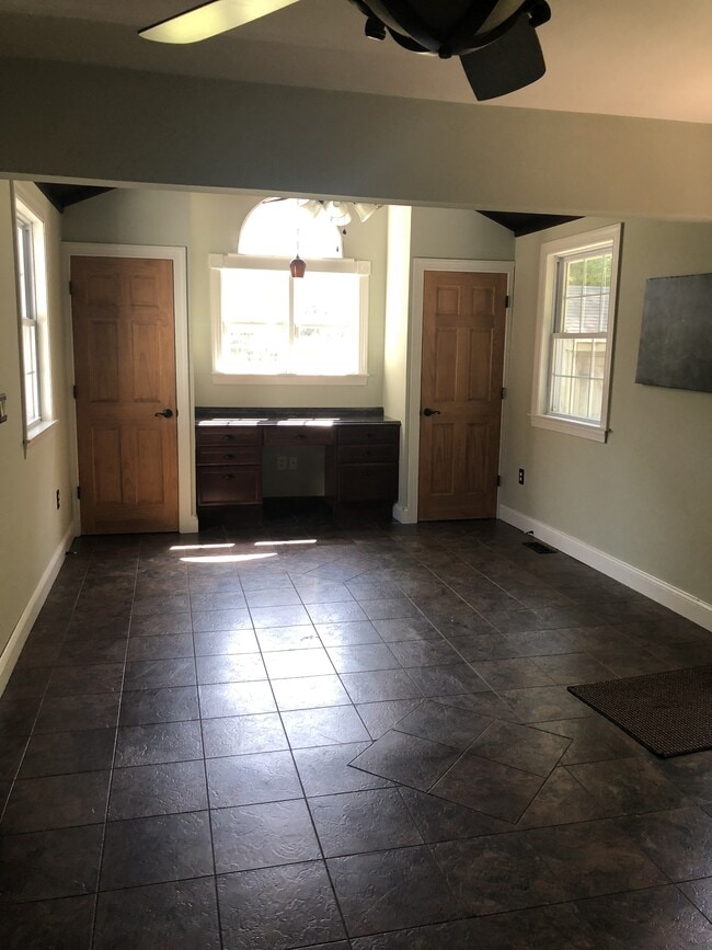 Photo - 206 Swarthmore Rd