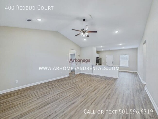 400 Redbud Ct