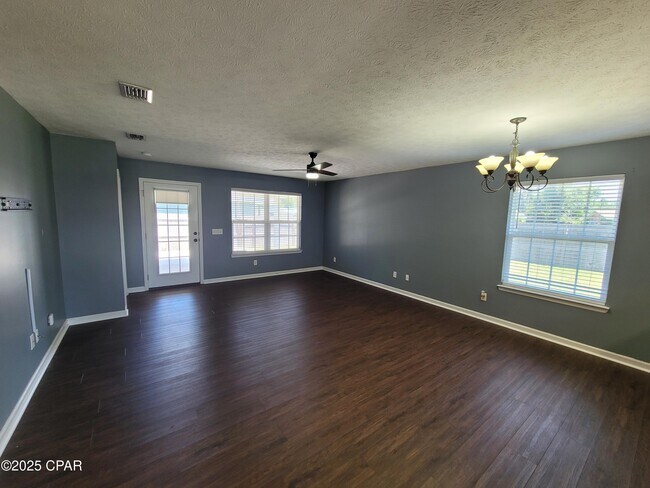 Photo - 276 Orinda St