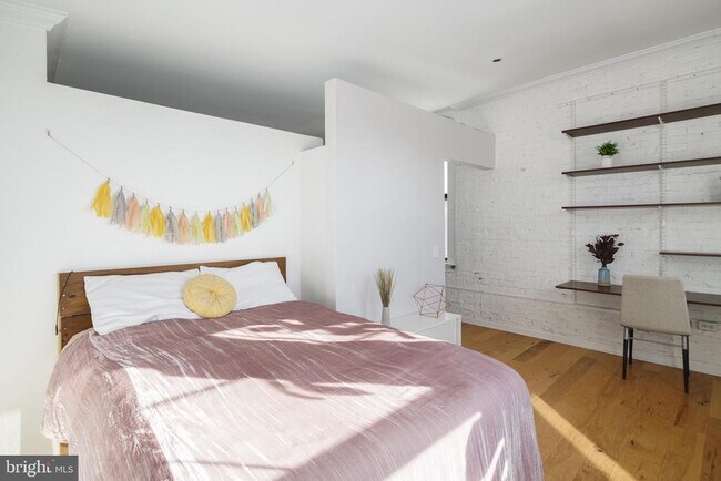 Photo - 315 New St Unit 701
