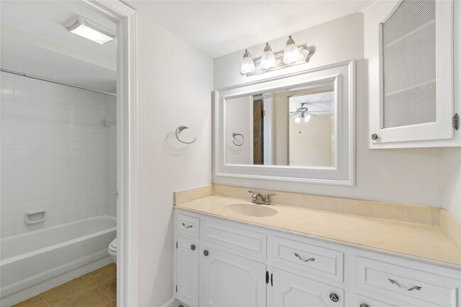 Photo - 10418 Sagemeadow Ln