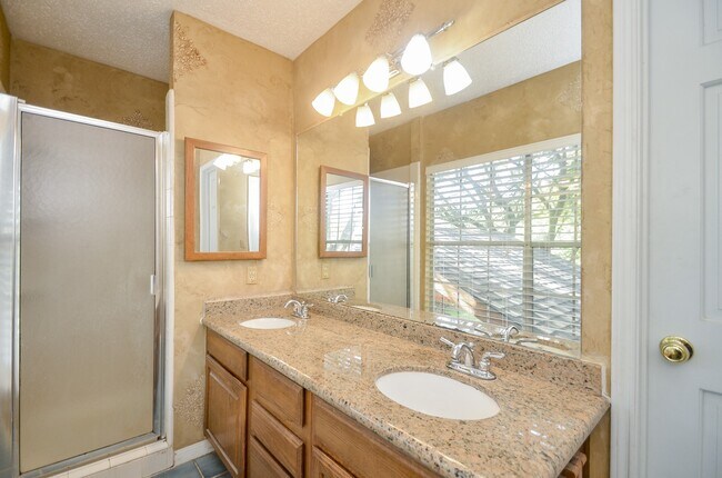 Building Photo - 8310 Hot Springs Dr