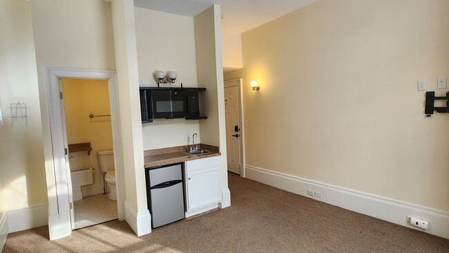 Photo - The Village Inn at One Bank Street Unidad Apartment 202