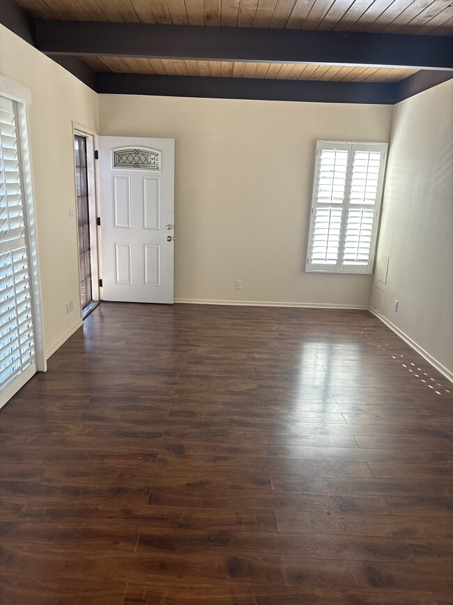 Building Photo - 16413 S Dalton Ave Unit C